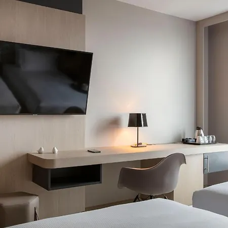 Hilton Garden Centre, France