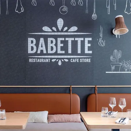 Hotel Hilton Garden Centre, France Tours