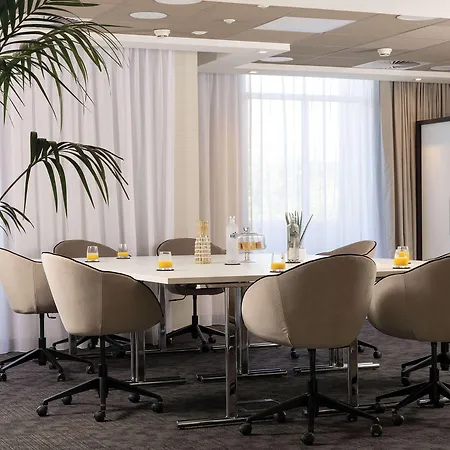 Hilton Garden Centre, France 4* Tours