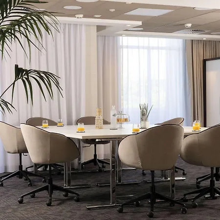 Hilton Garden Centre, France 4* Tours