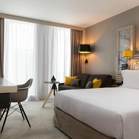 Hilton Garden Centre, France 4* Tours
