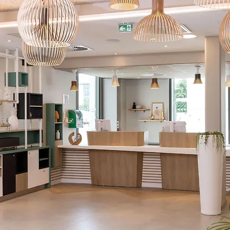 Hilton Garden Centre, France Otel