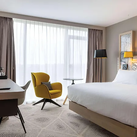 Hotel Hilton Garden Centre, France Tours