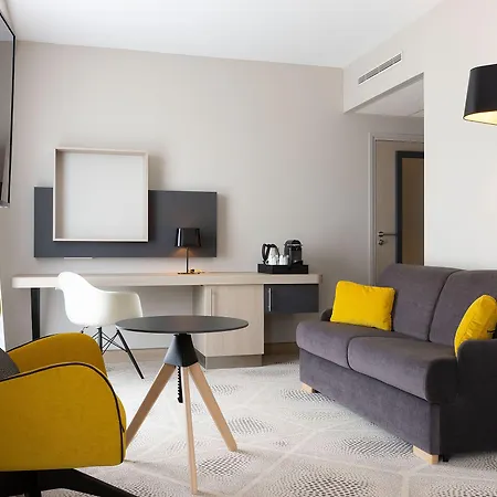 Hilton Garden Centre, France 4* Tours