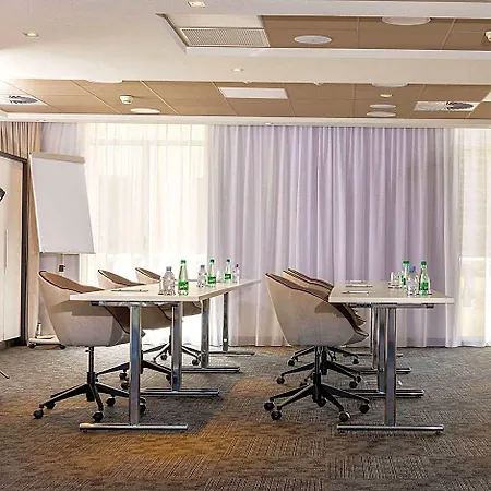Szálloda Hilton Garden Centre, France 4*