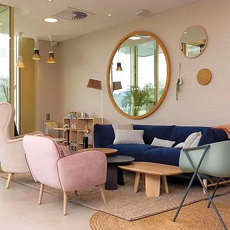 Hilton Garden Centre, France Hotel