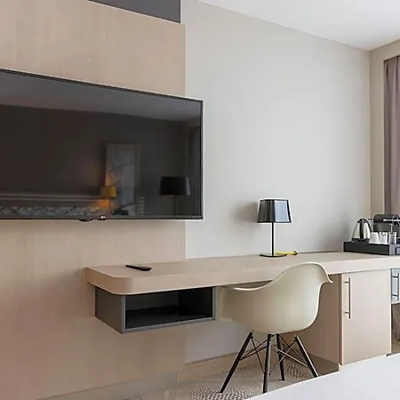 Hilton Garden Centre, France 4* Tours