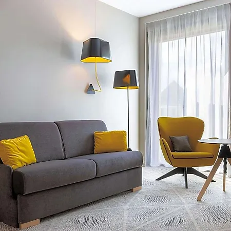 Hotel Hilton Garden Centre, France Tours