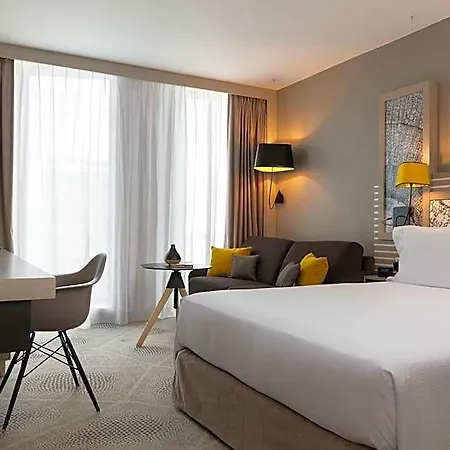 Szálloda Hilton Garden Centre, France 4*