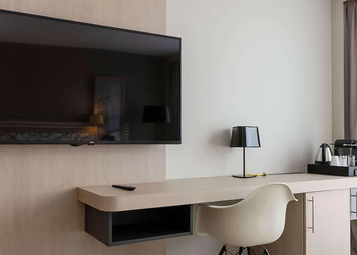 Hilton Garden Centre, France