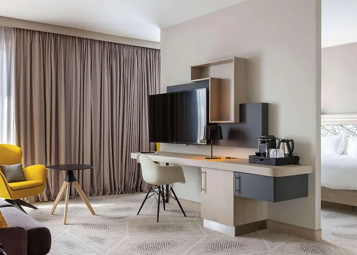 Hotel Hilton Garden Centre, France 4*