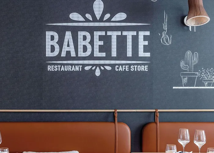 Hotel Hilton Garden Centre, France Tours