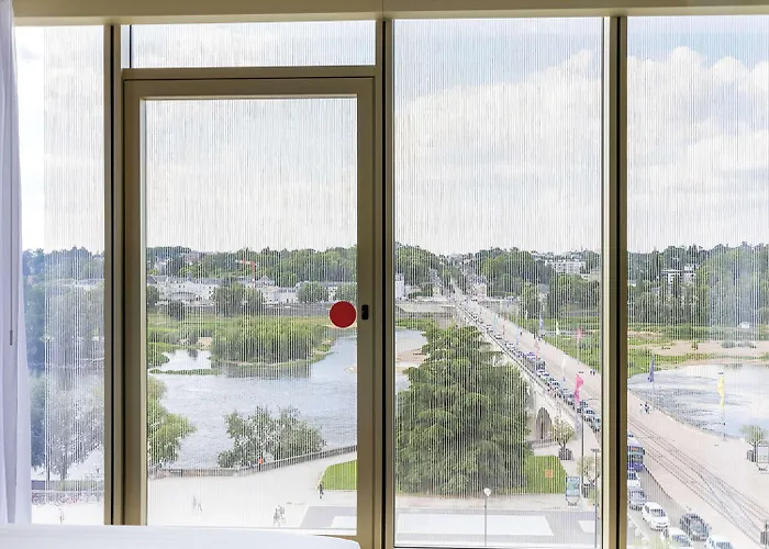 Hilton Garden Centre, France Τουρ