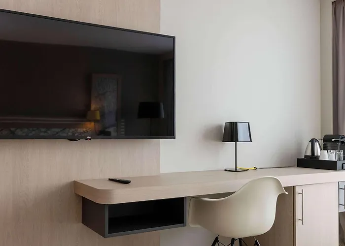 Hotel Hilton Garden Centre, France 4*