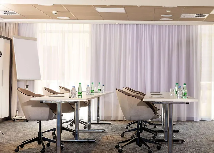 Hilton Garden Centre, France 4* טור