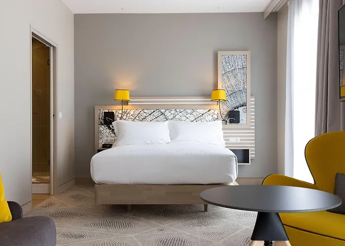 Hilton Garden Centre, France Tours