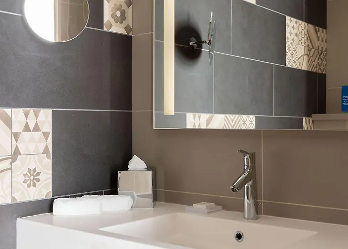 Hilton Garden Centre, France Τουρ